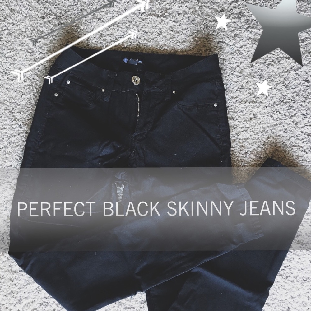 Black stretchy mid-rise skinny jeans